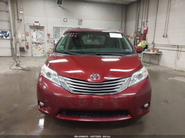 Toyota Sienna Xle 7 Passenger Image 14