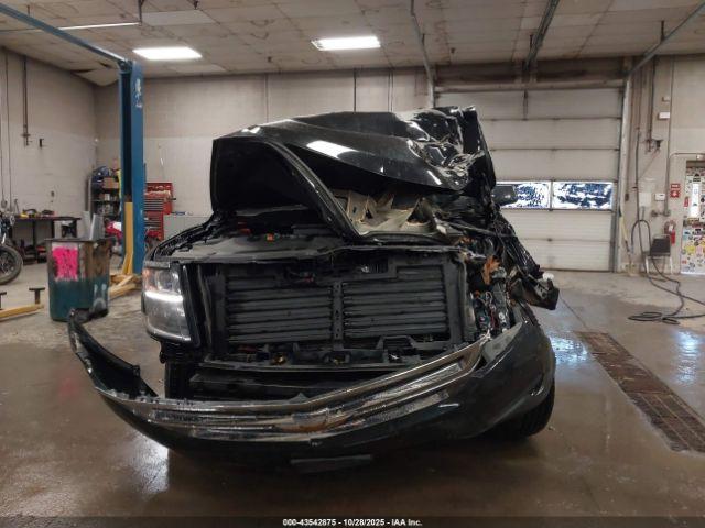 Chevrolet Suburban Lt Image 13