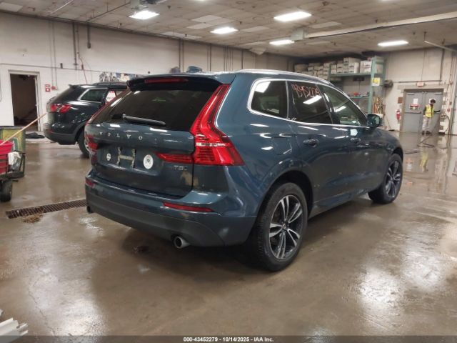 Volvo XC60 T5 Momentum Image 2