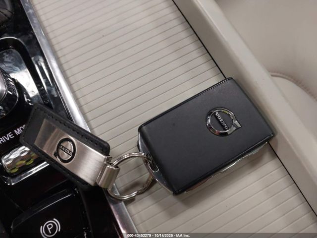 Volvo XC60 T5 Momentum Image 16