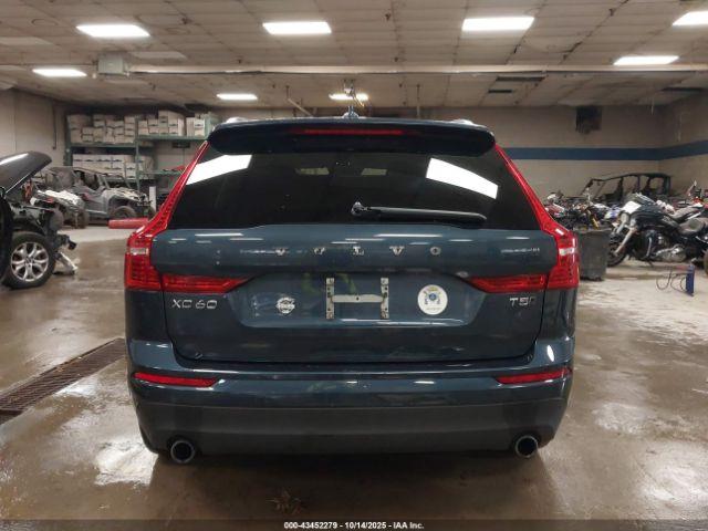 Volvo XC60 T5 Momentum Image 14