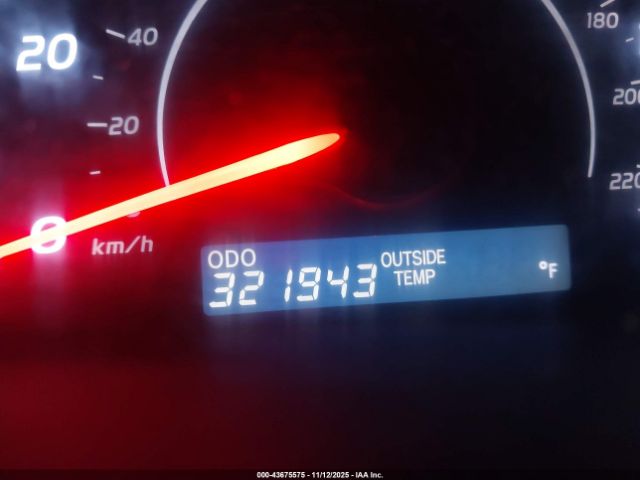 Toyota Camry Le Image 14