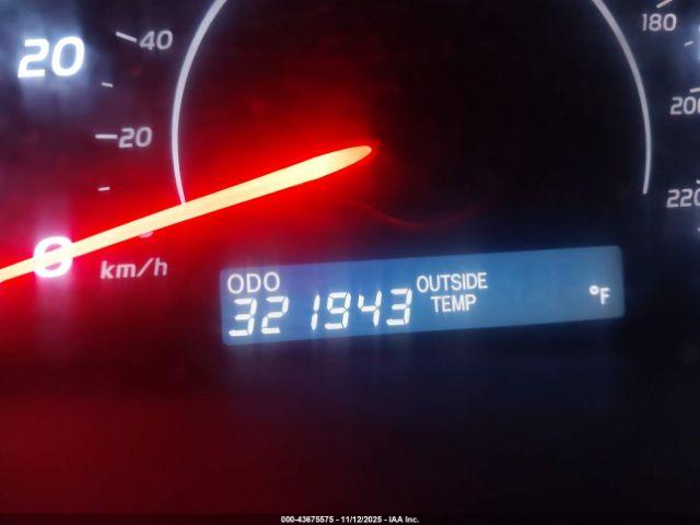 Toyota Camry Le Image 14