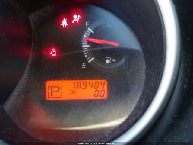 Nissan Versa 1.8 S Image 7