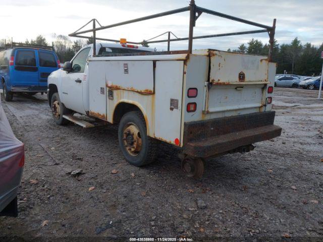Chevrolet Silverado 2500 Work Truck Image 4
