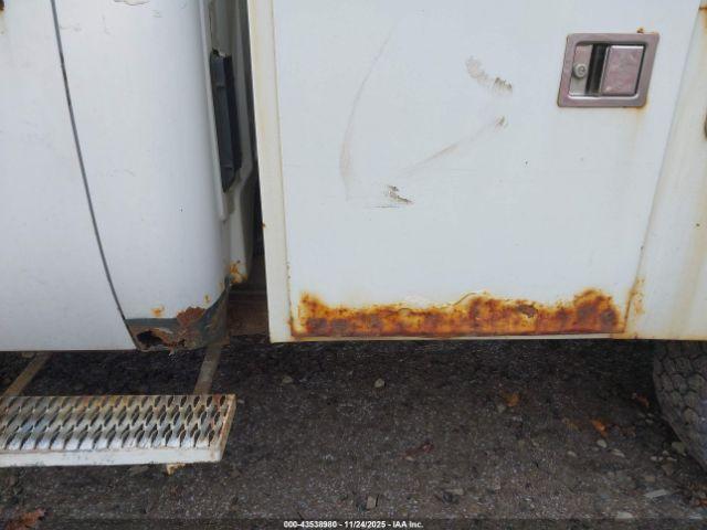 Chevrolet Silverado 2500 Work Truck Image 5