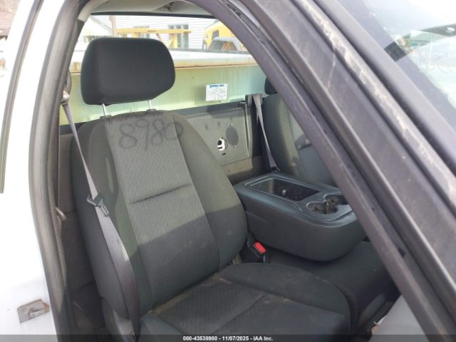 Chevrolet Silverado 2500 Work Truck Image 14