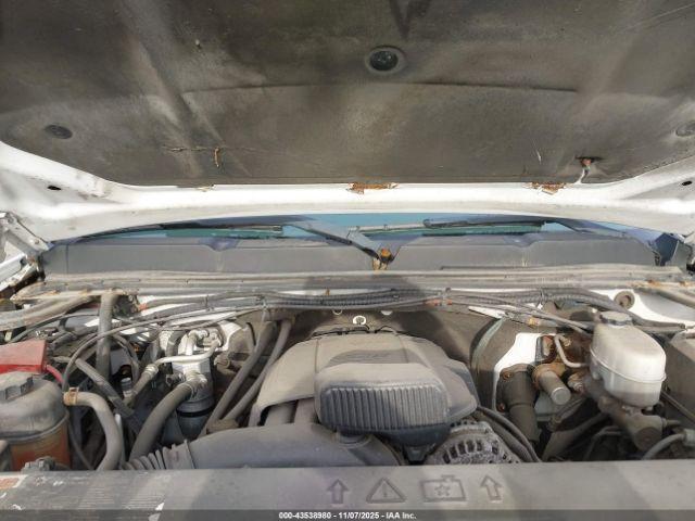 Chevrolet Silverado 2500 Work Truck Image 11