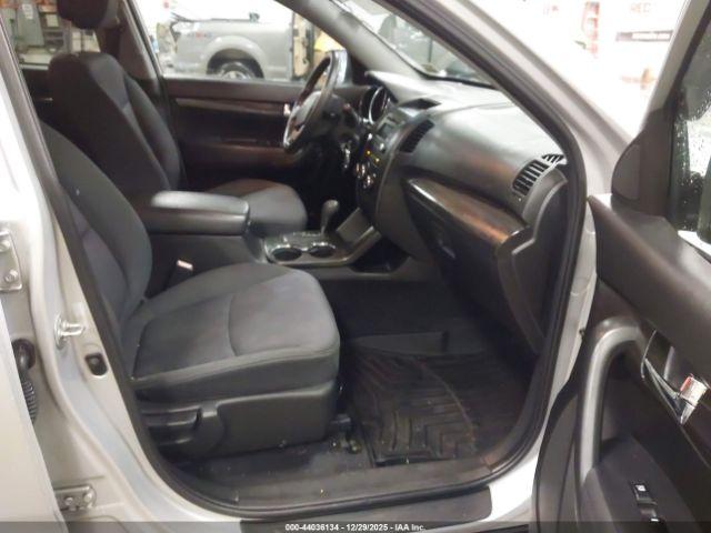 Kia Sorento Lx Image 7