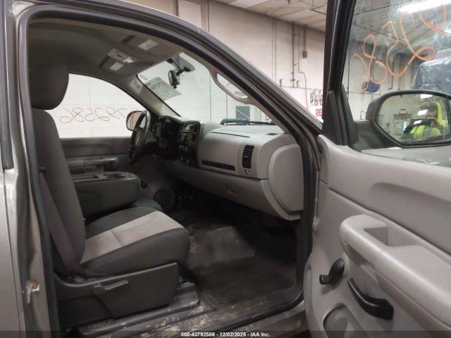 Chevrolet Silverado 1500 Work Truck Image 7