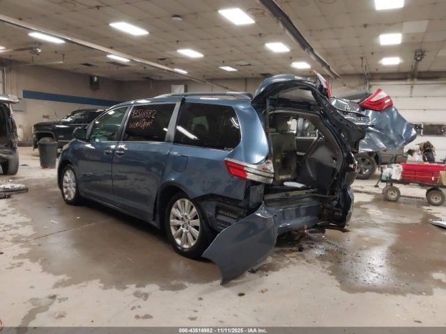 Toyota Sienna Xle 7 Passenger Image 14