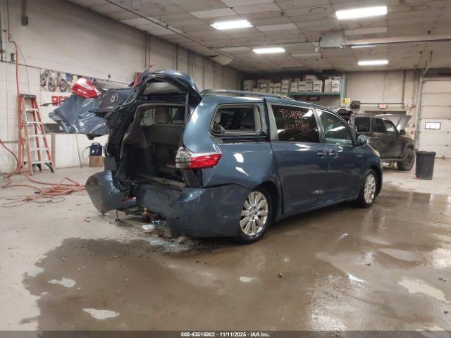 Toyota Sienna Xle 7 Passenger Image 12