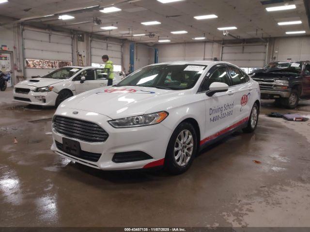 Ford Fusion S Image 3