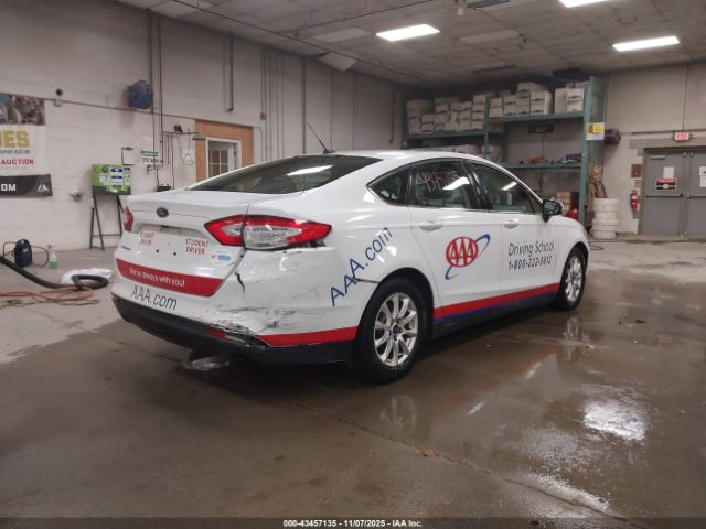 Ford Fusion S Image 2