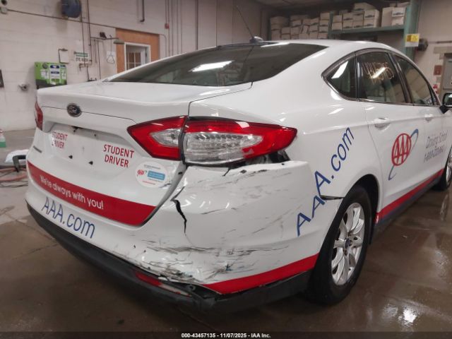 Ford Fusion S Image 11