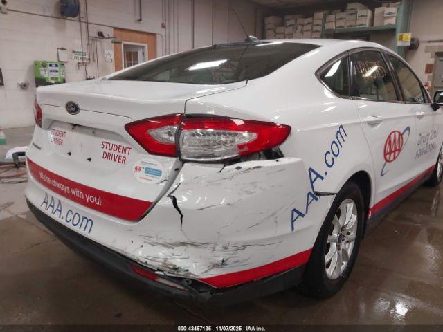 Ford Fusion S Image 11