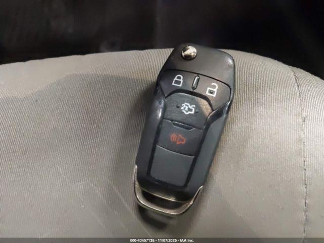 Ford Fusion S Image 9