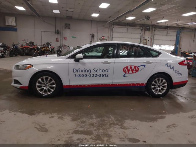 Ford Fusion S Image 7