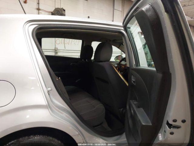 Chevrolet Sonic Lt Manual Image 12