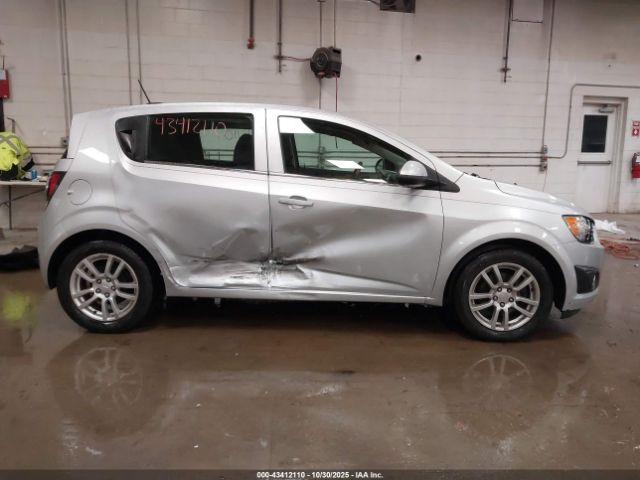 Chevrolet Sonic Lt Manual Image 5