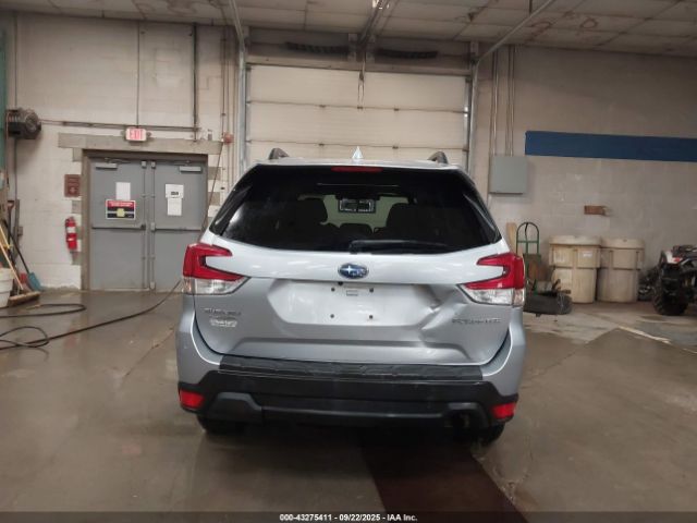 Subaru Forester Premium Image 14