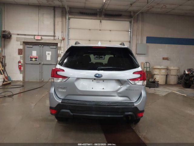 Subaru Forester Premium Image 14