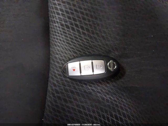 Nissan Pathfinder S Image 9