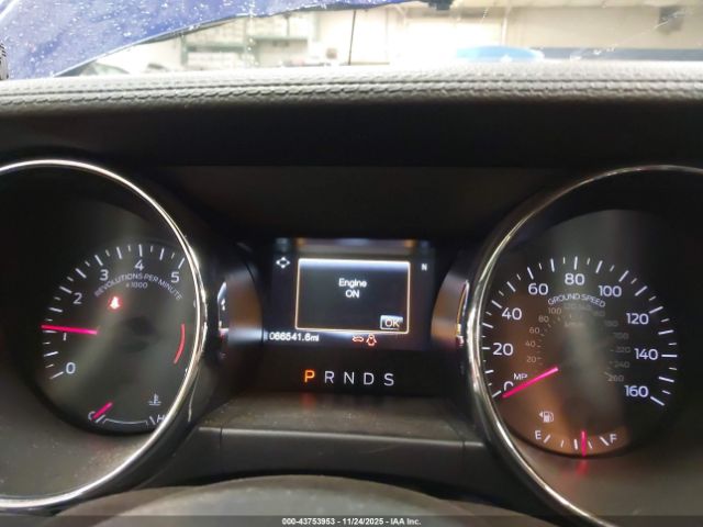 Ford Mustang V6 Image 6