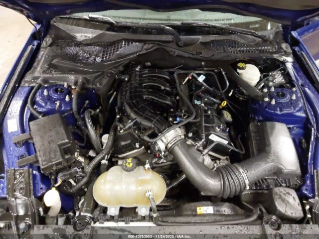 Ford Mustang V6 Image 11