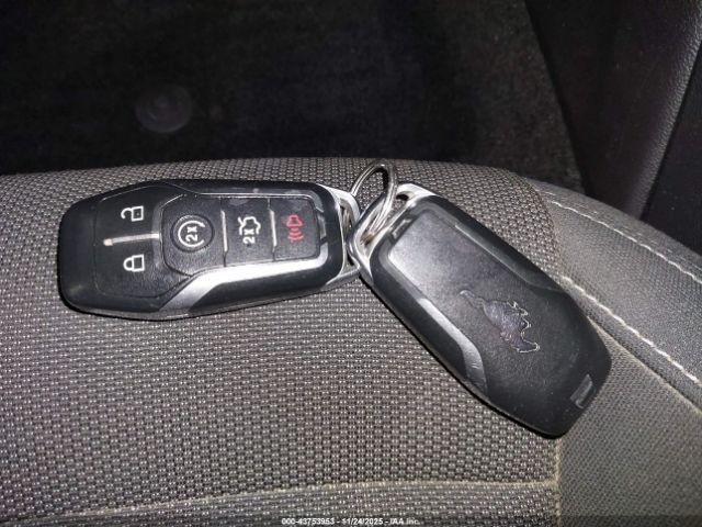 Ford Mustang V6 Image 9