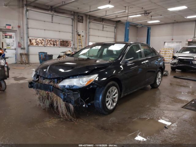 Toyota Camry Le Image 14