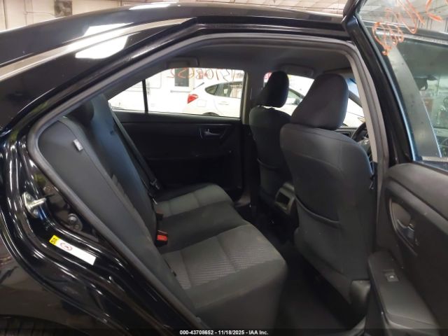 Toyota Camry Le Image 10