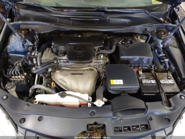 Toyota Camry Le Image 12