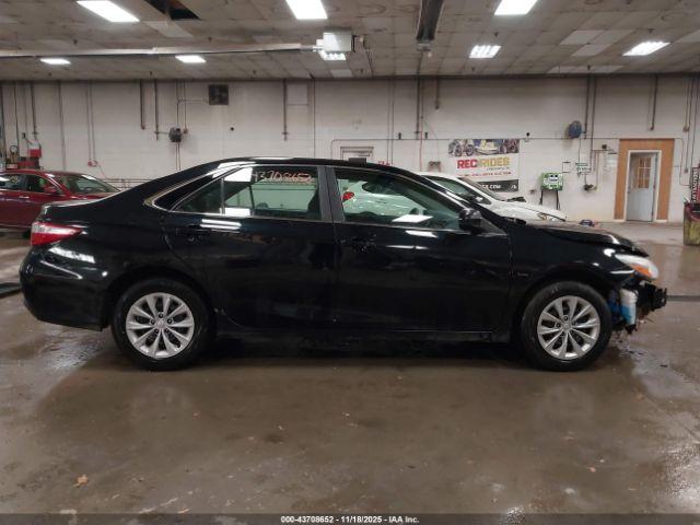 Toyota Camry Le Image 2