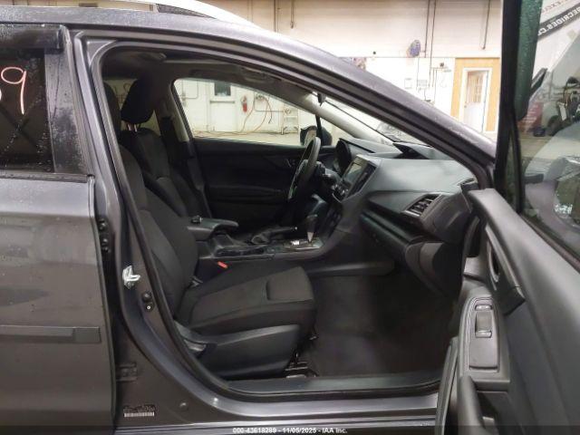 Subaru Impreza Premium 5-door Image 13