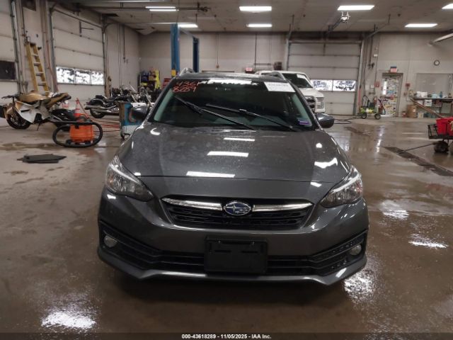 Subaru Impreza Premium 5-door Image 3