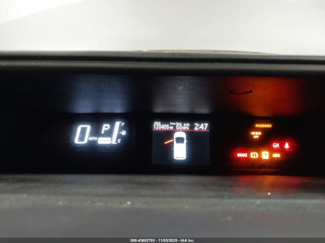 Toyota Prius c Three Image 4