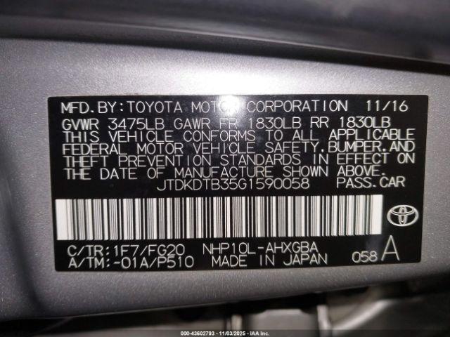 Toyota Prius c Three Image 13