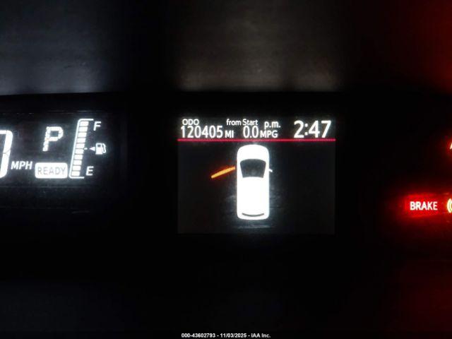 Toyota Prius c Three Image 15