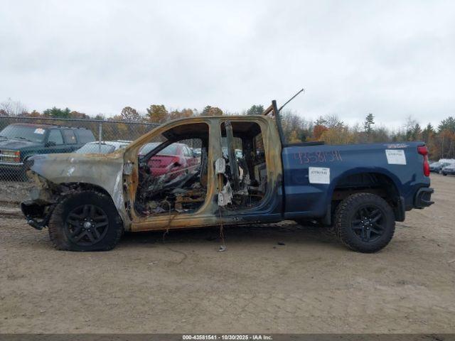 Chevrolet Silverado 1500 4wd  Standard Bed Custom Trail Boss Image 2