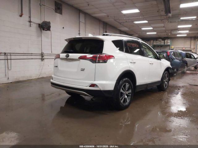 Toyota RAV4 Xle Image 14
