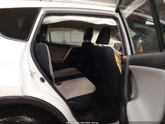 Toyota RAV4 Xle Image 10