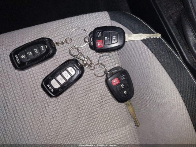 Toyota RAV4 Xle Image 6