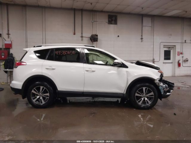 Toyota RAV4 Xle Image 3