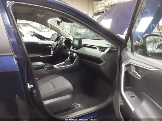 Toyota RAV4 Xle Image 9