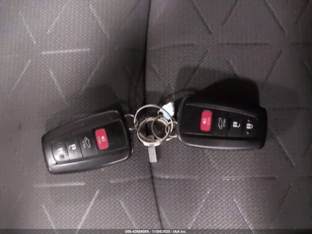 Toyota RAV4 Xle Image 4