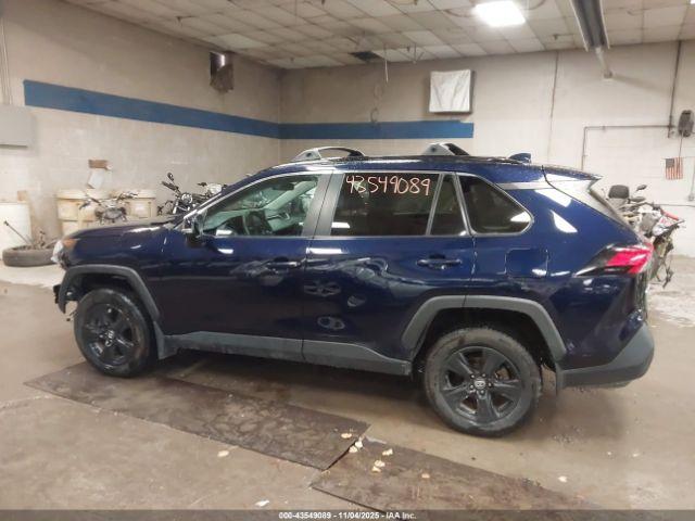 Toyota RAV4 Xle Image 8