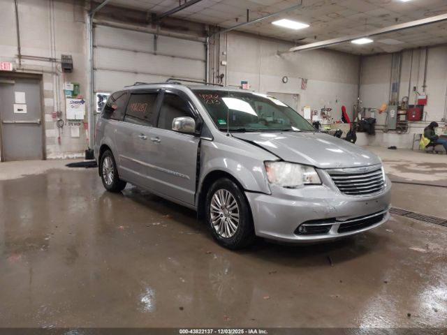 Chrysler Town & Country Touring-l Image 1