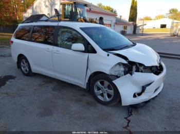  Salvage Toyota Sienna