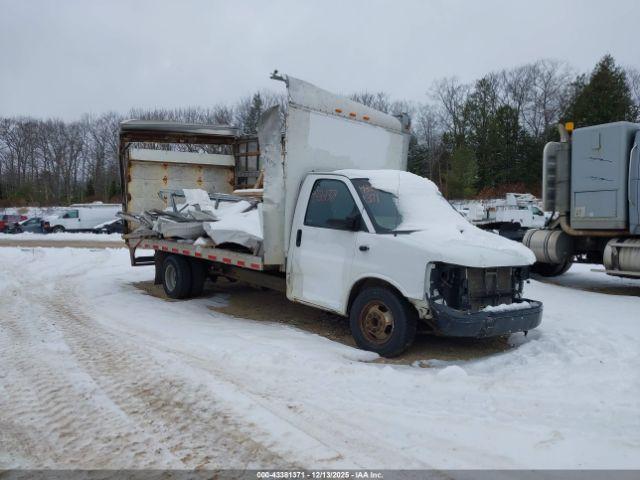  Salvage General Motors Savana Cutaway